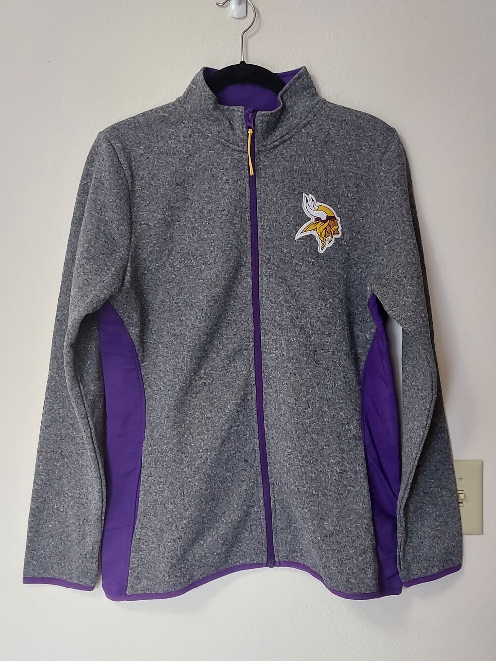 NWT NFL Team Apparel Woman's  Size Large Vikings Full Zip Jacket Gray & Purple